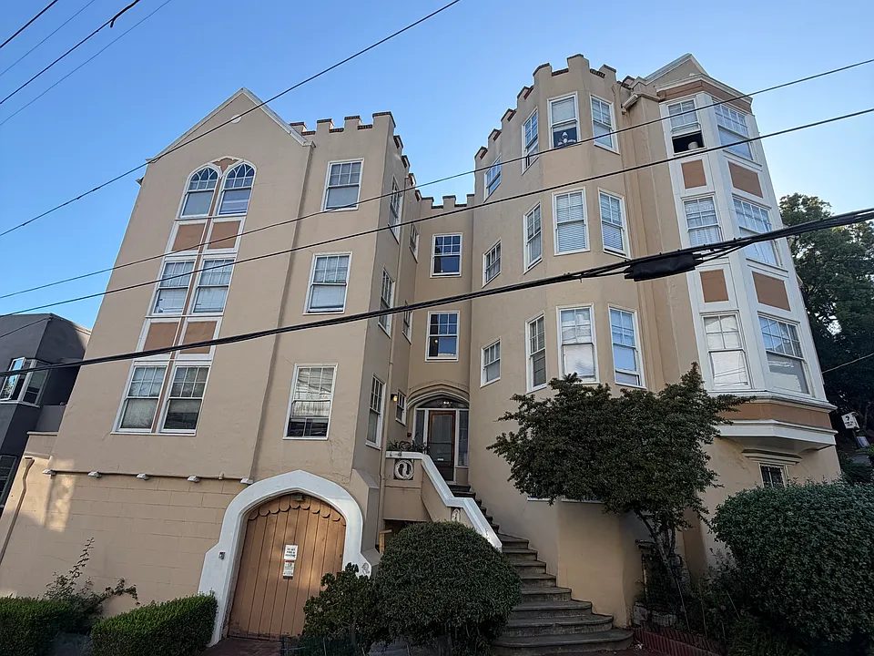 Photograph of 1143 McKinley Avenue, Unit 16
